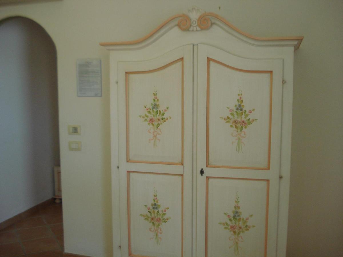 Hotel Valkarana Country Relais (Adults Only) Sant'Antonio di Gallura Exteriör bild