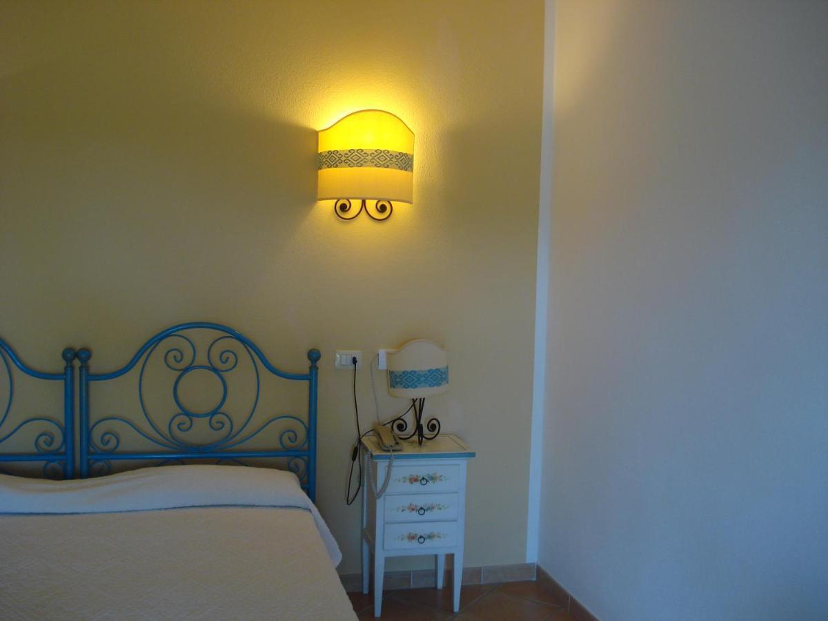 Hotel Valkarana Country Relais (Adults Only) Sant'Antonio di Gallura Exteriör bild