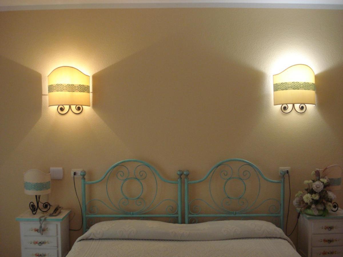 Hotel Valkarana Country Relais (Adults Only) Sant'Antonio di Gallura Exteriör bild