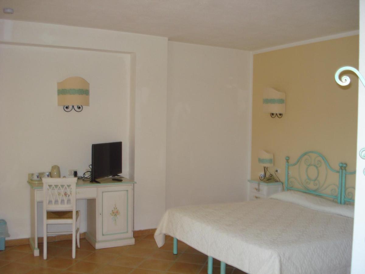 Hotel Valkarana Country Relais (Adults Only) Sant'Antonio di Gallura Exteriör bild