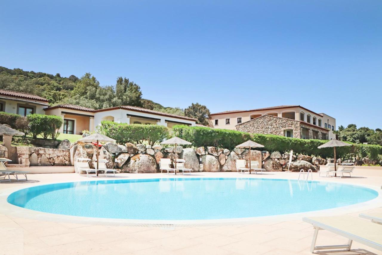 Hotel Valkarana Country Relais (Adults Only) Sant'Antonio di Gallura Exteriör bild